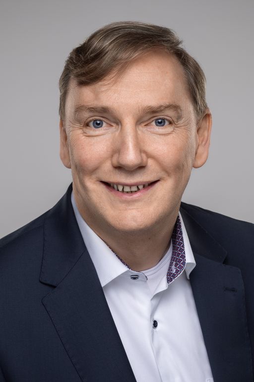 Dr. Dirk Louy